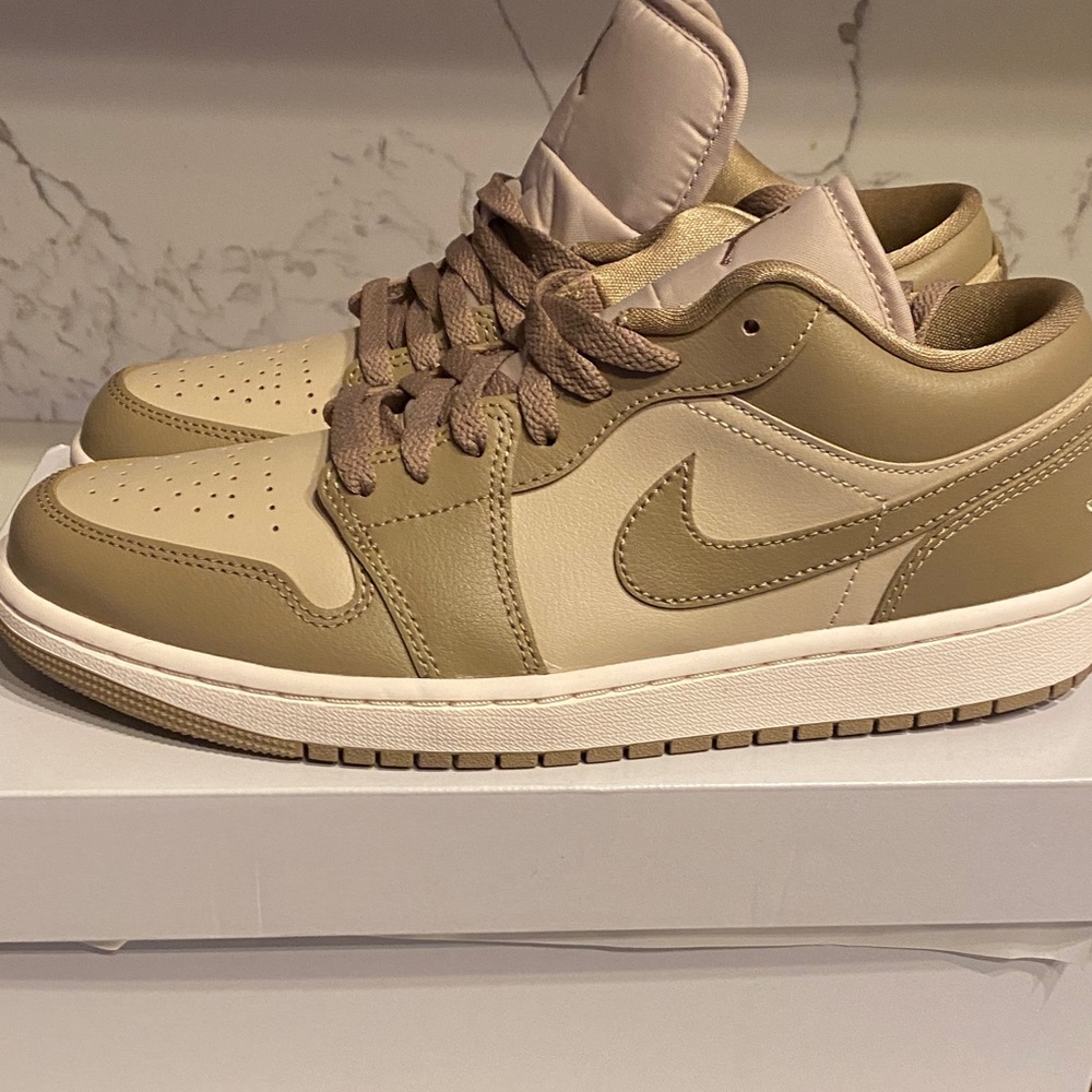 Jordan Women Beige and Cream Sneakers - Picture 7 of 8